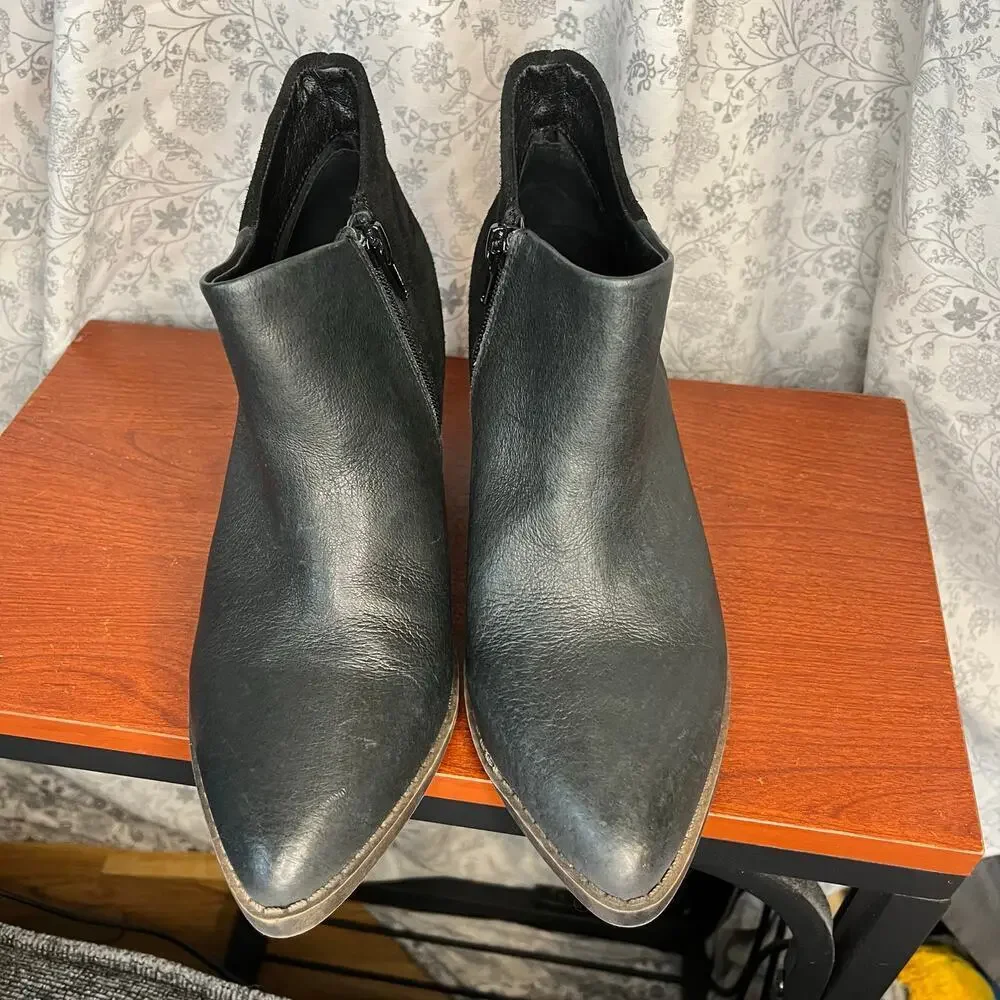Yellow Box Dannika Black Leather Suede Booties Size 7M Western Ankle Boots